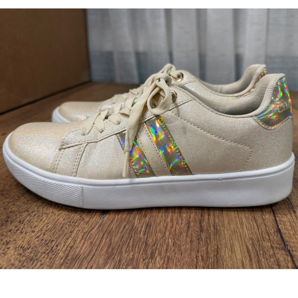 Charleston Shoe Co. Women Beige Holographic Striped Sneakers Sz 7 Made in Mexico